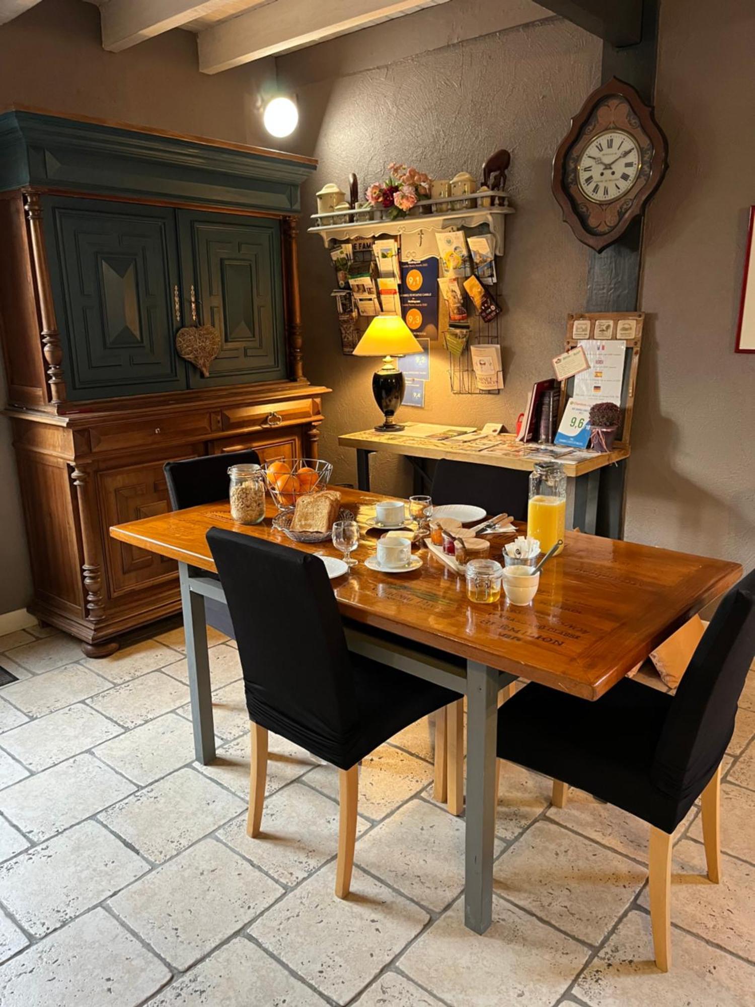 Couette-café 2 Peyroutas à St Emilion